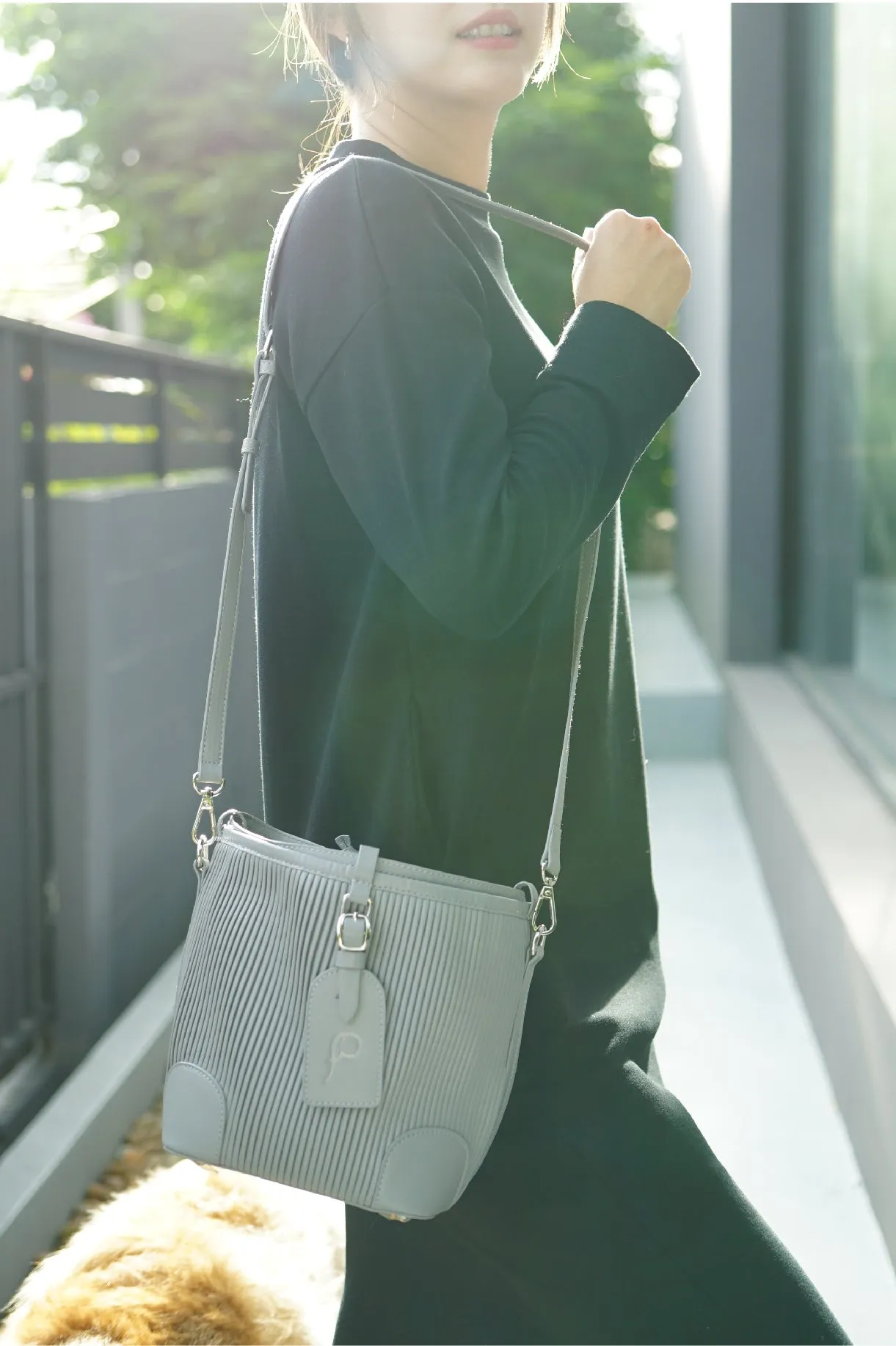 ELEPH BUCKET BAG - M : Grey