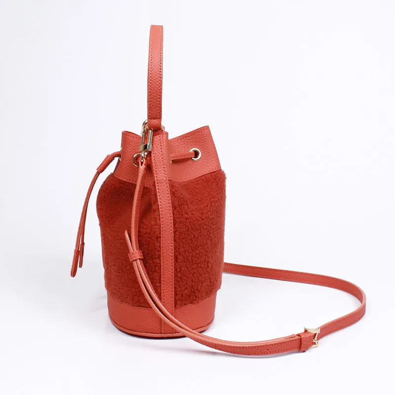 mild shoulder red bucket bag