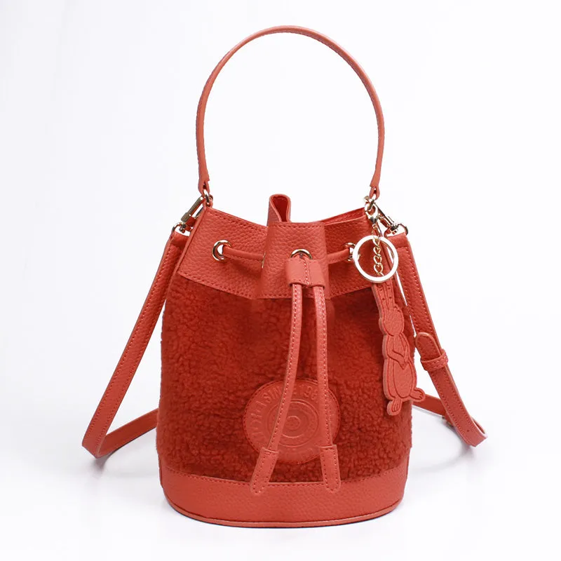 mild shoulder red bucket bag