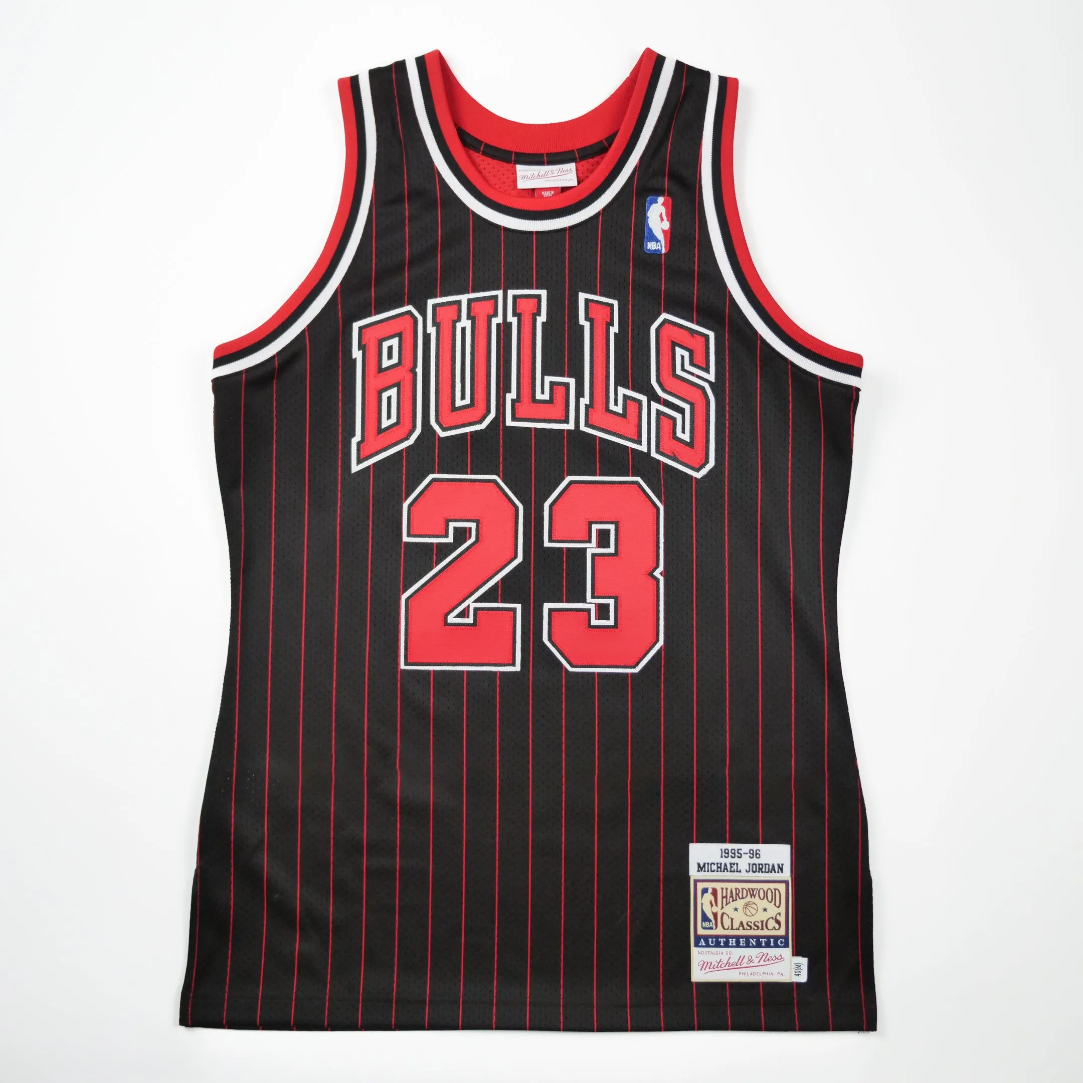 Mitchell & Ness  Bulls Jordan 1995-1996 Black Red Pinstripe Jersey