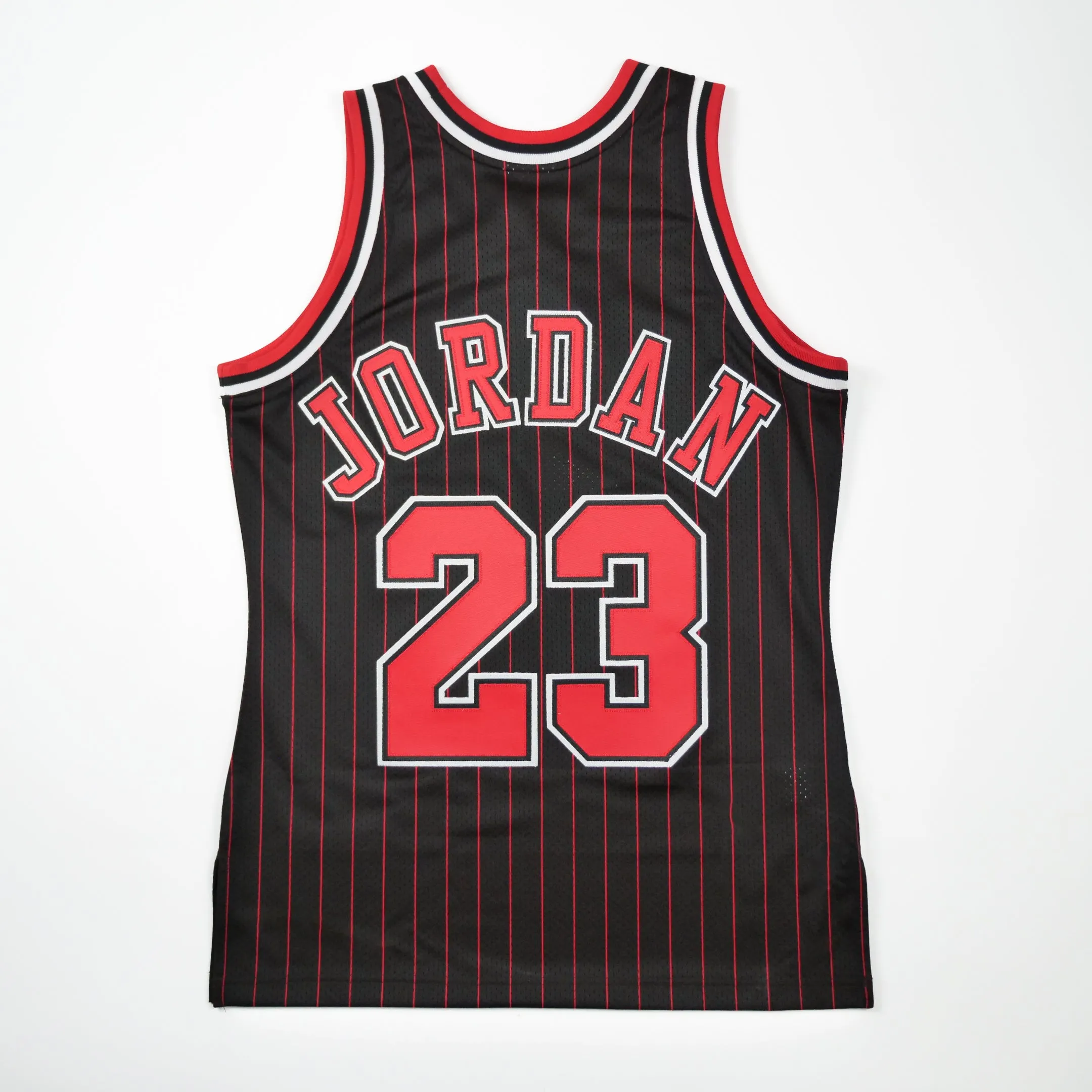 Mitchell & Ness  Bulls Jordan 1995-1996 Black Red Pinstripe Jersey