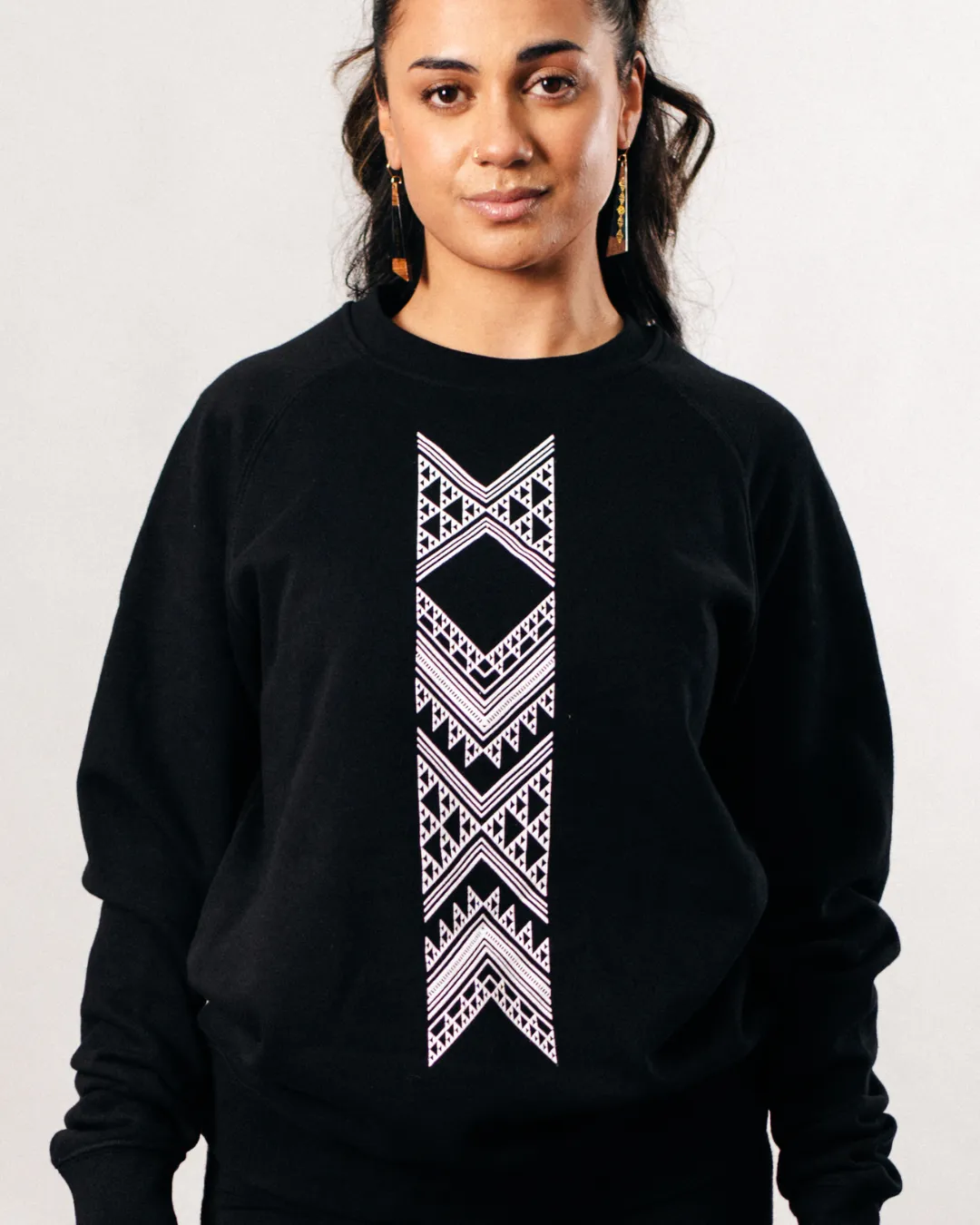 Taniko Hou Print Crew - Black