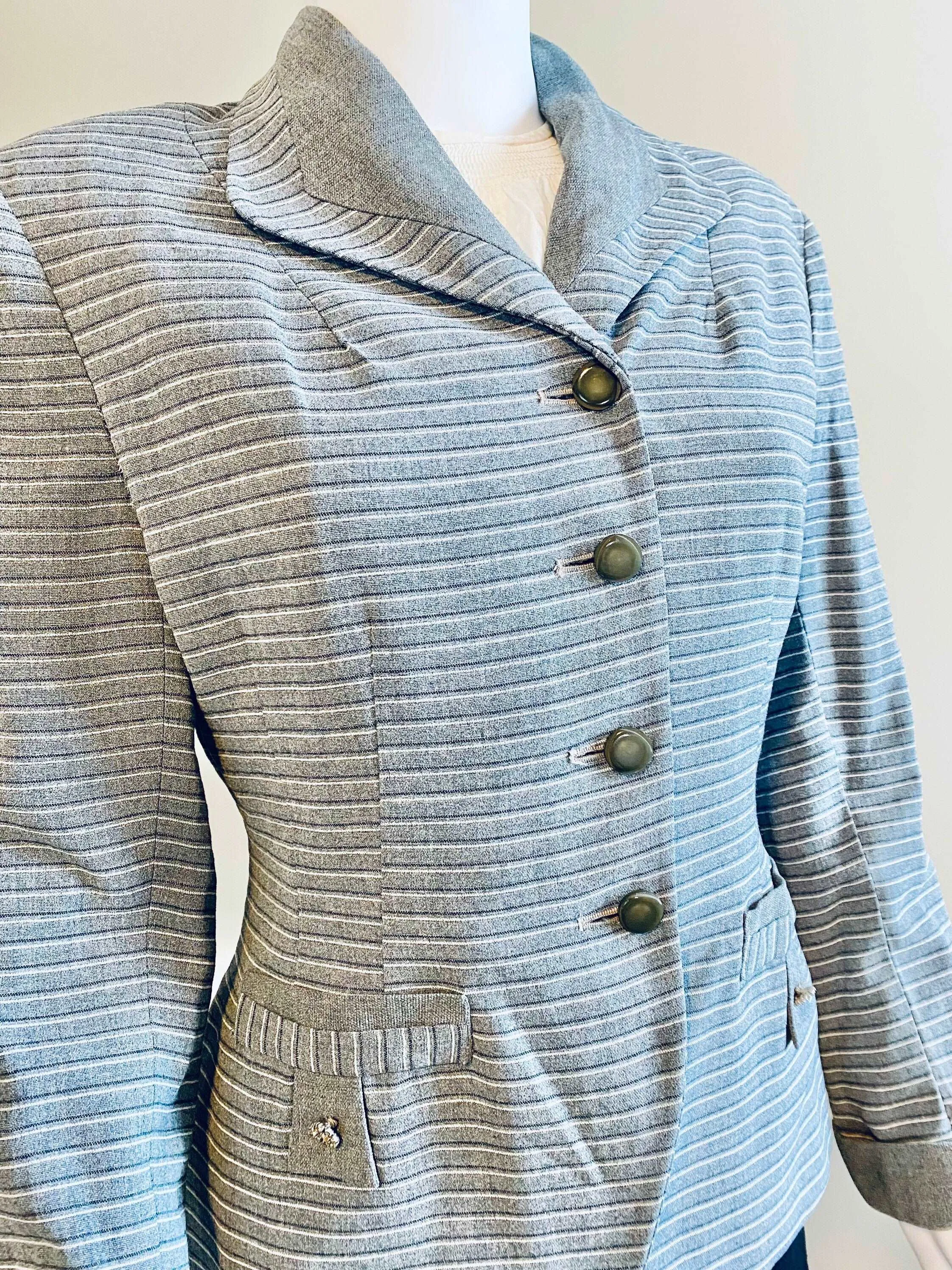 Vintage 1940s Grey Pinstriped Blazer / 40s suit jacket Size S M